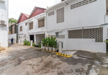 105 Sqm Office Space For Rent - Phsar Depou 2, Toul Kork, Phnom Penh thumbnail
