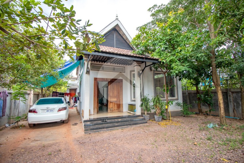2 Bedroom House For Rent - Kandaek, Bakong District, Siem Reap