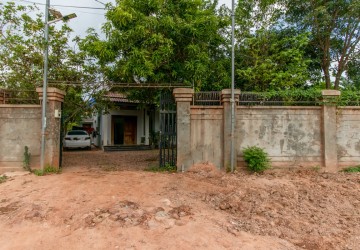 2 Bedroom House For Rent - Kandaek, Bakong District, Siem Reap thumbnail