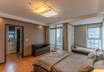 3 Bedroom Condo For Sale - De Castle Royal, BKK1, Phnom Penh thumbnail
