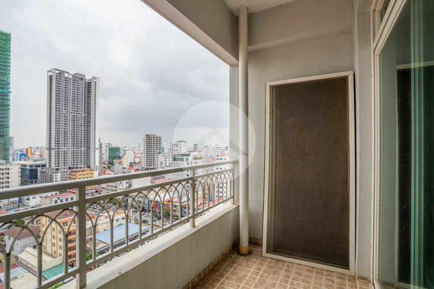 14th Floor 3 Bedroom Condo For Sale - De Castle Royal, BKK1, Phnom Penh