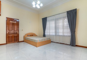 6 Bedroom Villa For Rent - Tonle Bassac, Phnom Penh thumbnail