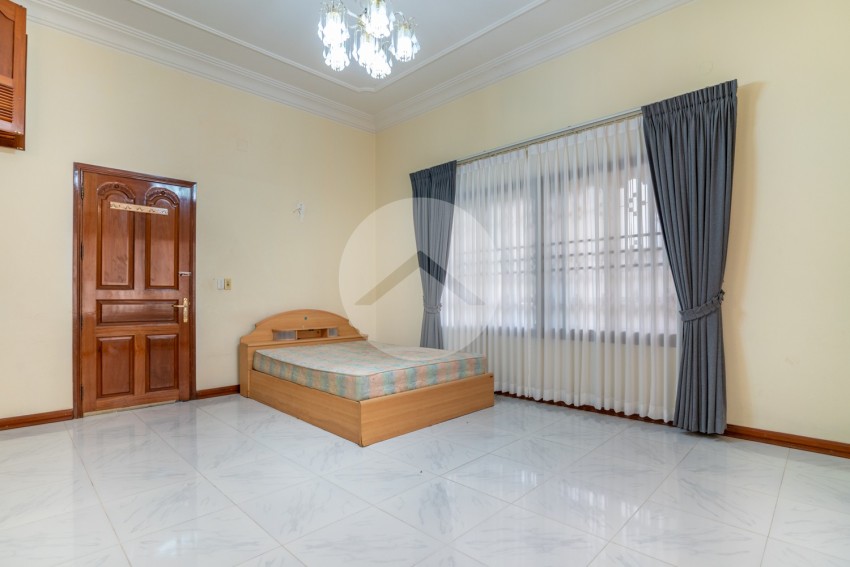 6 Bedroom Villa For Rent - Tonle Bassac, Phnom Penh
