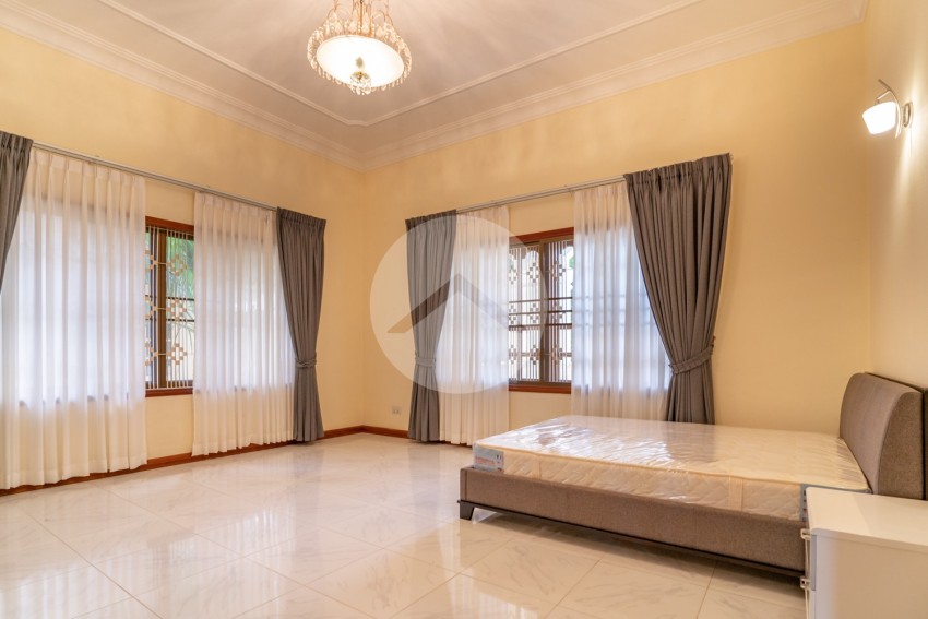 6 Bedroom Villa For Rent - Tonle Bassac, Phnom Penh