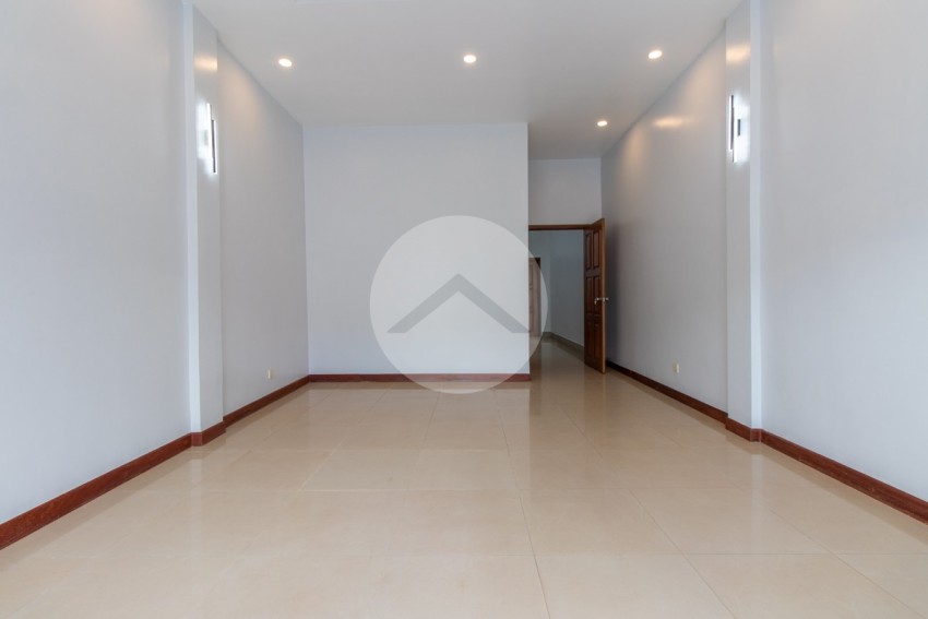 4 Bedroom Commercial Shophouse For Sale - Kouk Chak, Siem Reap