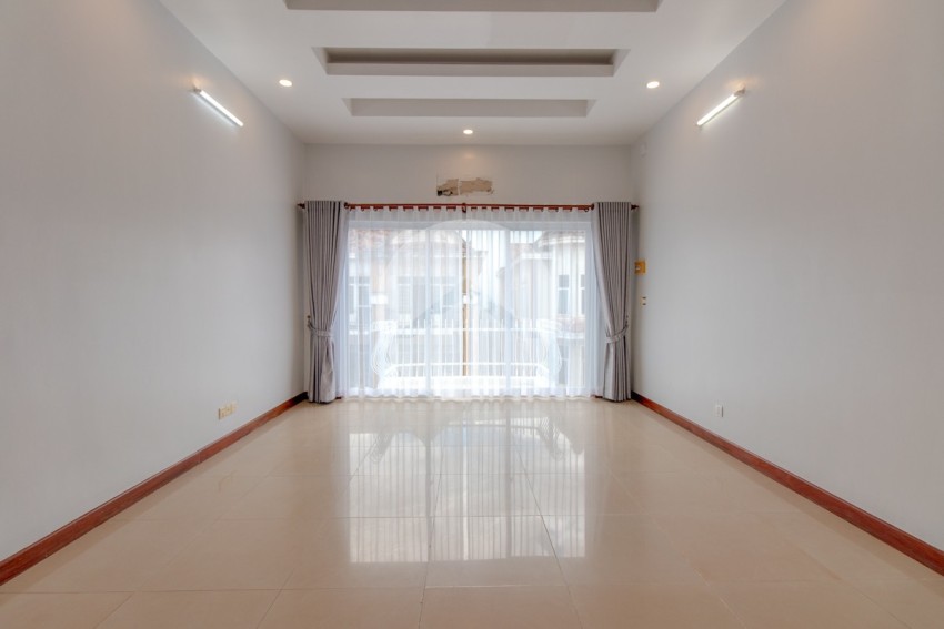 4 Bedroom Commercial Shophouse For Sale - Kouk Chak, Siem Reap