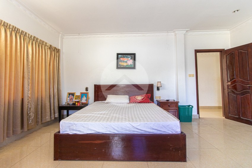 33 Bedroom Hotel For Rent - Svay Dangkum, Siem Reap