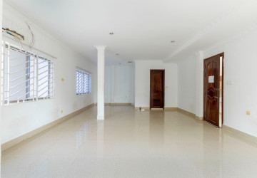 32 Bedroom Hotel For Rent - Svay Dangkum, Siem Reap thumbnail