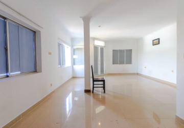 32 Bedroom Hotel For Rent - Svay Dangkum, Siem Reap thumbnail