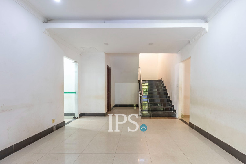 32 Bedroom Hotel For Rent - Svay Dangkum, Siem Reap