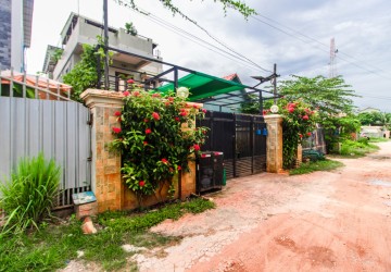 3 Bedroom Apartment For Rent - Sala Kamreuk, Siem Reap thumbnail