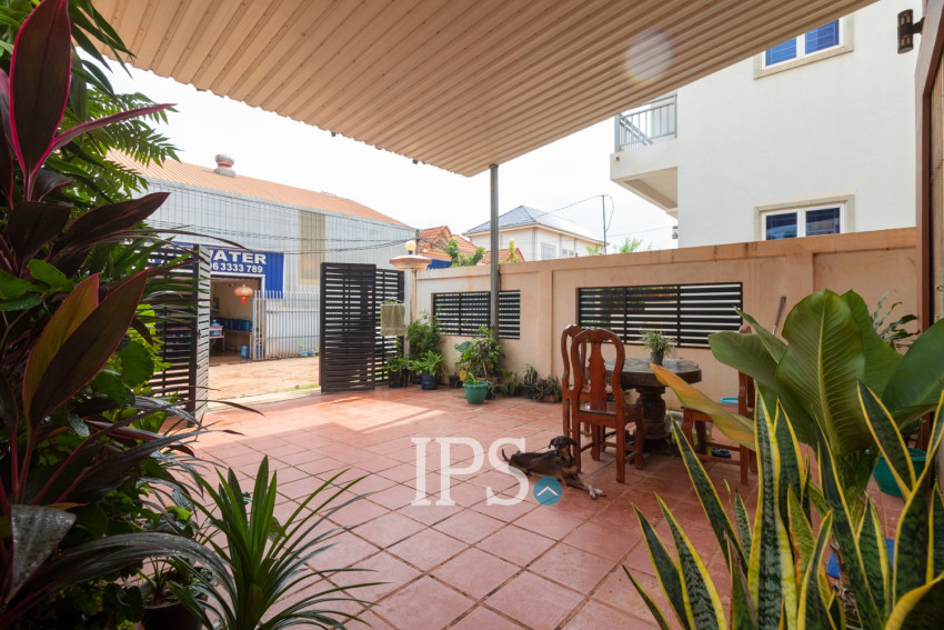 6 Bedroom Villa For Sale - Svay Dangkum, Siem Reap