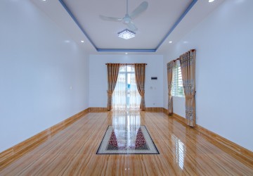 4 Bedroom Villa For Rent - Sala Kamreuk, Siem Reap thumbnail