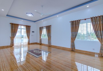 4 Bedroom Villa For Rent - Sala Kamreuk, Siem Reap thumbnail