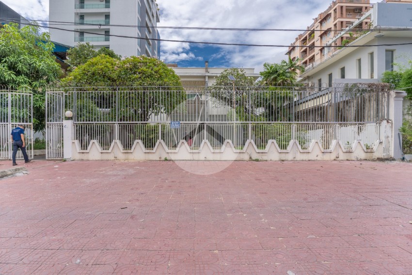8 Bedroom Commercial Villa For Rent - Daun Penh, Phnom Penh