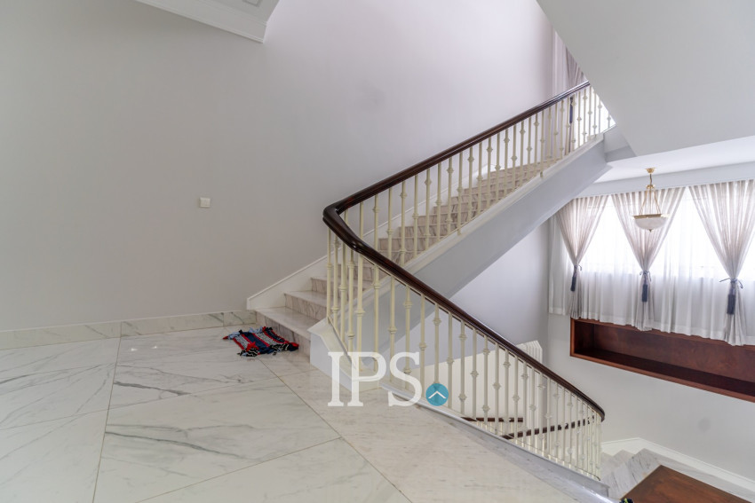 6 Bedroom Villa For Rent - Tonle Bassac, Phnom Penh