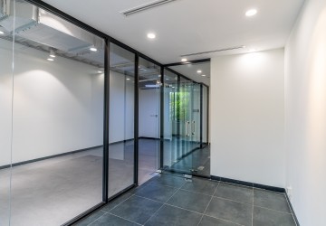 56 Sqm Office Space For Rent - Wat Phnom, Phnom Penh thumbnail