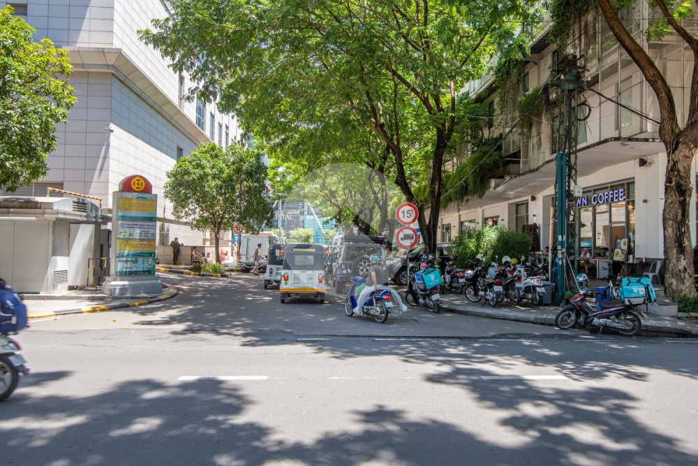 277 Sqm Office Space For Rent - Wat Phnom, Phnom Penh - Image 2