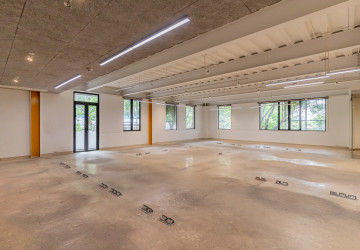 277 Sqm Office Space For Rent - Wat Phnom, Phnom Penh thumbnail