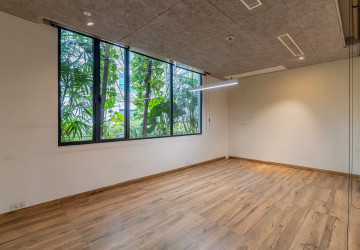 277 Sqm Office Space For Rent - Wat Phnom, Phnom Penh thumbnail