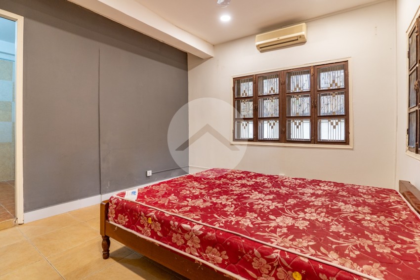 3 Bedroom  Flat For Rent - Boeung Trabek, Phnom Penh