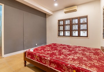 3 Bedroom  Flat For Rent - Boeung Trabek, Phnom Penh thumbnail