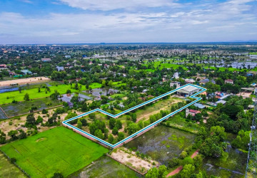 11900 Sqm Commercial Land For Rent - Svay Thom, Prasat Bakong, Siem Reap thumbnail