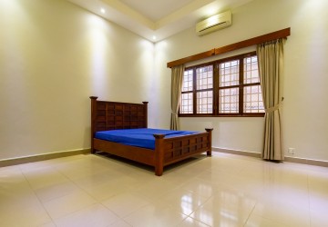 4 Bedroom Townhouse For Sale - Bassac Lane, Phnom Penh thumbnail