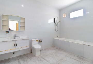 3 Bedroom House For Rent - Sala Kamreuk, Siem Reap thumbnail