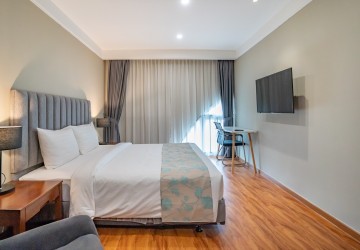 3 Bedroom Apartment For Rent - Tonle Bassac, Phnom Penh thumbnail