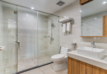 3 Bedroom Apartment For Rent - Tonle Bassac, Phnom Penh thumbnail