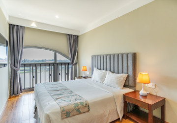 3 Bedroom Apartment For Rent - Tonle Bassac, Phnom Penh thumbnail