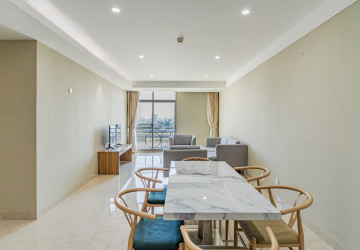 3 Bedroom Apartment For Rent - Tonle Bassac, Phnom Penh thumbnail