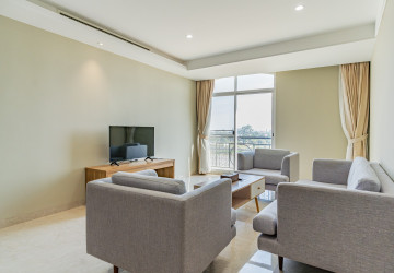 3 Bedroom Apartment For Rent - Tonle Bassac, Phnom Penh thumbnail