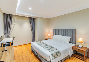 3 Bedroom Apartment For Rent - Tonle Bassac, Phnom Penh thumbnail