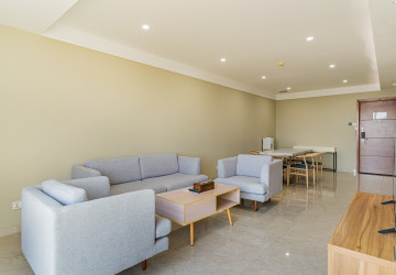 3 Bedroom Apartment For Rent - Tonle Bassac, Phnom Penh thumbnail