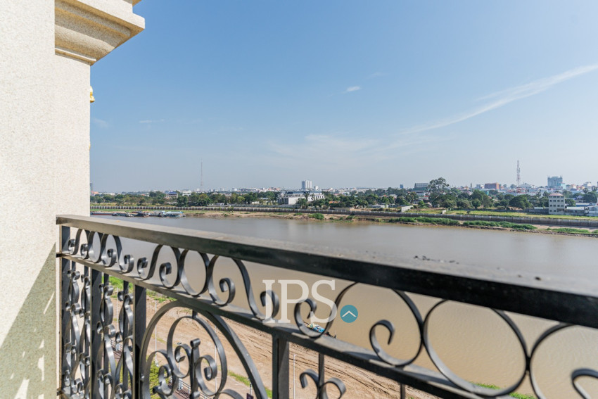 3 Bedroom Apartment For Rent - Tonle Bassac, Phnom Penh