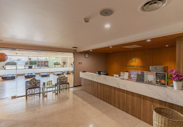 3 Bedroom Apartment For Rent - Tonle Bassac, Phnom Penh thumbnail