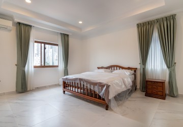 3 Bedroom Penthouse For Rent - BKK1, Phnom Penh thumbnail