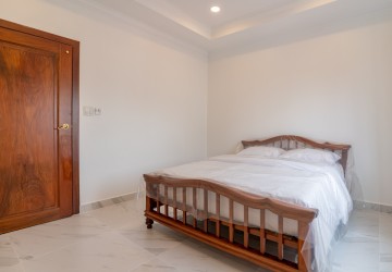 3 Bedroom Penthouse For Rent - BKK1, Phnom Penh thumbnail