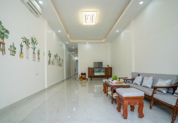 4 Bedroom Townhouse For Rent - Toul Tum Poung 1, Phnom Penh thumbnail