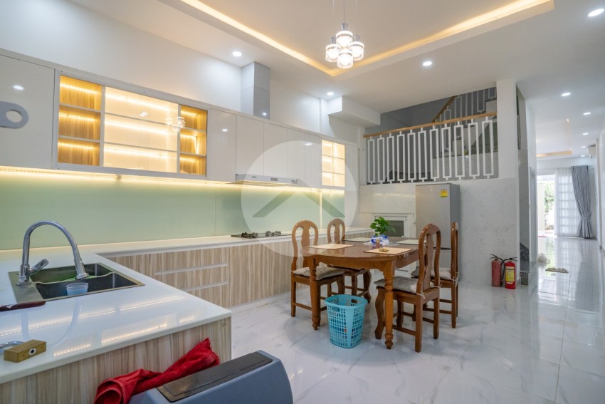 4 Bedroom Townhouse For Rent - Toul Tum Poung 1, Phnom Penh