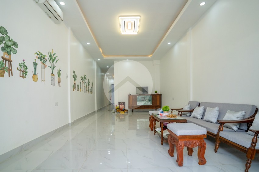 4 Bedroom Townhouse For Rent - Toul Tum Poung 1, Phnom Penh