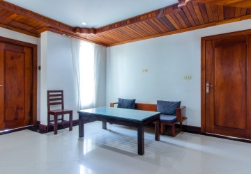 3 Bedroom Apartment For Rent - Slor Kram, Siem Reap thumbnail