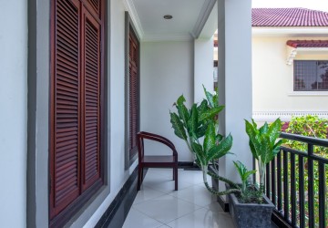 3 Bedroom Apartment For Rent - Slor Kram, Siem Reap thumbnail