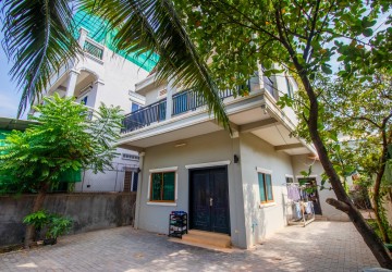 3 Bedroom House For Sale - Sala Kamreuk, Siem Reap thumbnail