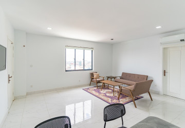 1 Bedroom Serviced Apartment For Rent - Phsar Daeum Thkov, Phnom Penh thumbnail