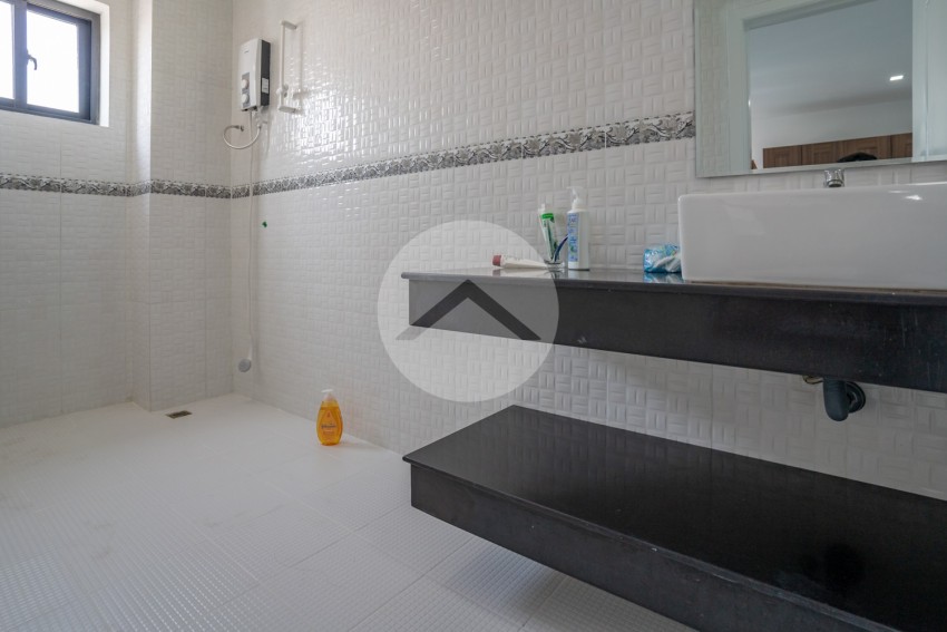 4 Bedroom Apartment For Rent - Phsar Daeum Thkov, Phnom Penh