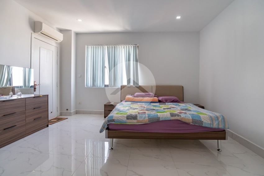 4 Bedroom Apartment For Rent - Phsar Daeum Thkov, Phnom Penh