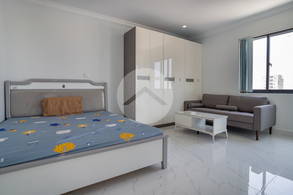 4 Bedroom Apartment For Rent - Phsar Daeum Thkov, Phnom Penh - Image 6